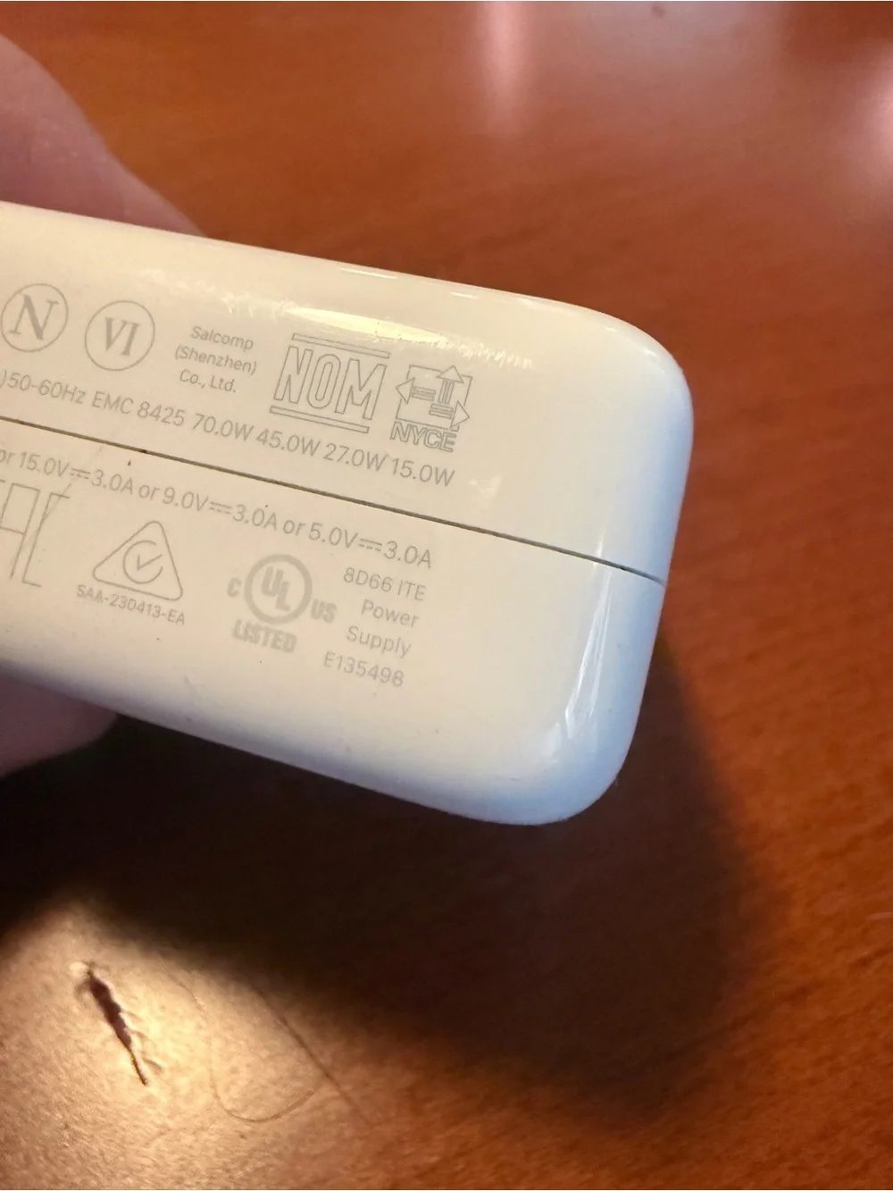 Apple USB-C Power Adapter 70 Watt